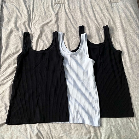 3 American Eagle tank tops. - Picture 2 of 6